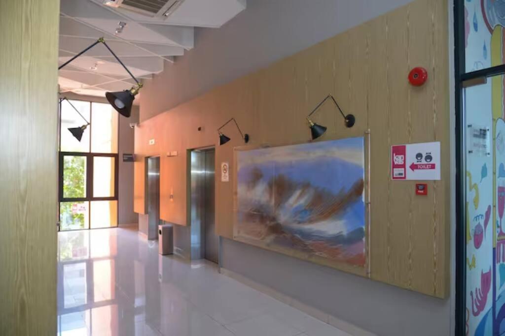 Kb1207-cyberjaya-netflix-wifi- Parking-pool, 1009