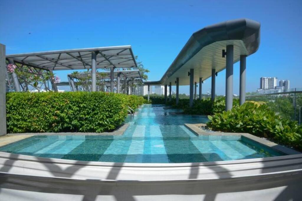 Apartment Kb1207-cyberjaya-netflix-wifi- Parking-pool, 1009 Cyberjaya