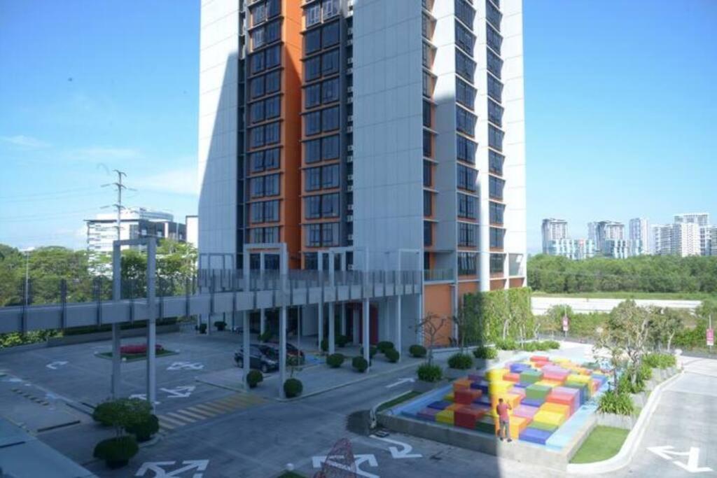 Kb1207-cyberjaya-netflix-wifi- Parking-pool, 1009 Apartment Cyberjaya