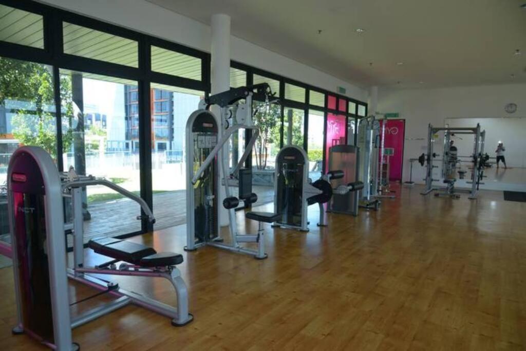 Kb1207-cyberjaya-netflix-wifi- Parking-pool, 1009 Cyberjaya