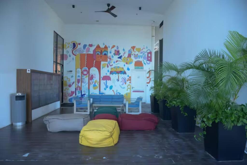 Kb1207-cyberjaya-netflix-wifi- Parking-pool, 1009 *
